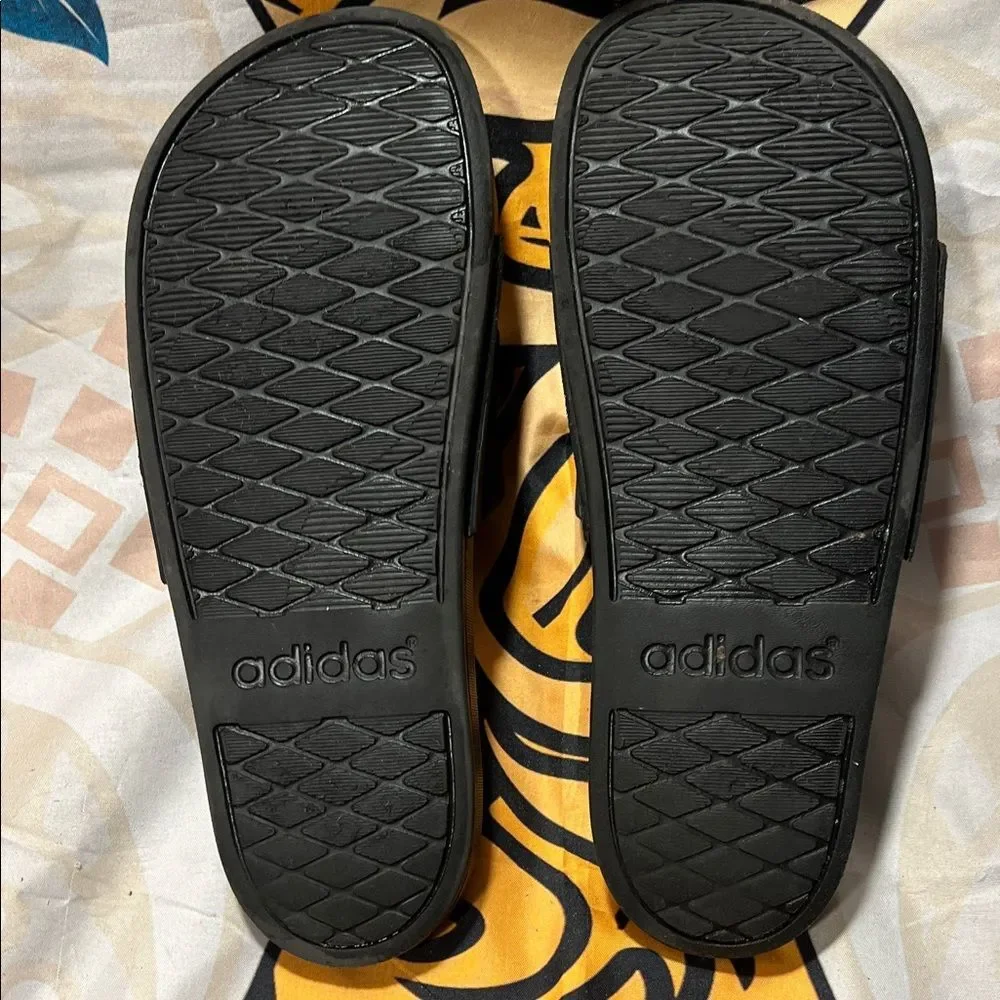 Mens Adidas Adilette Comfort Slides - Size 7